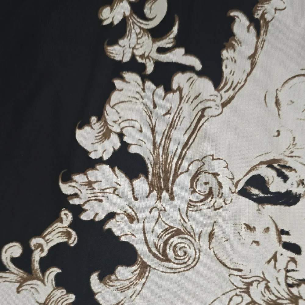 Chic Black and Cream Women's Blouse - Picture 6 of 6